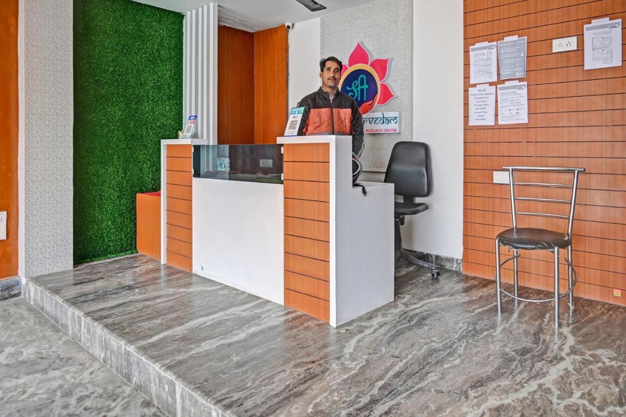 Oyo 7498 Hotel Aparajita バラナシ エクステリア 写真