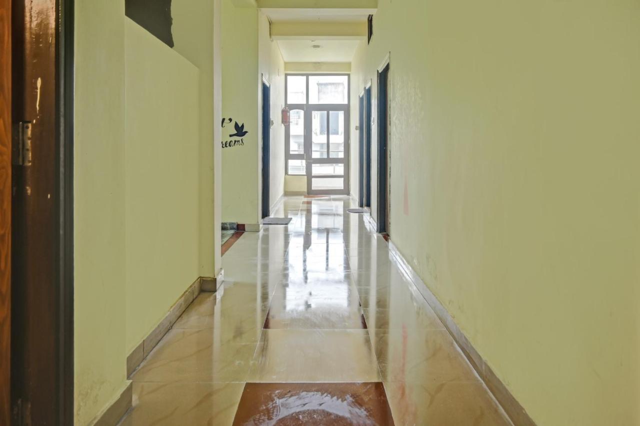 Oyo 7498 Hotel Aparajita バラナシ エクステリア 写真