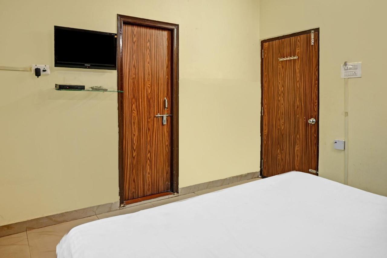 Oyo 7498 Hotel Aparajita バラナシ エクステリア 写真