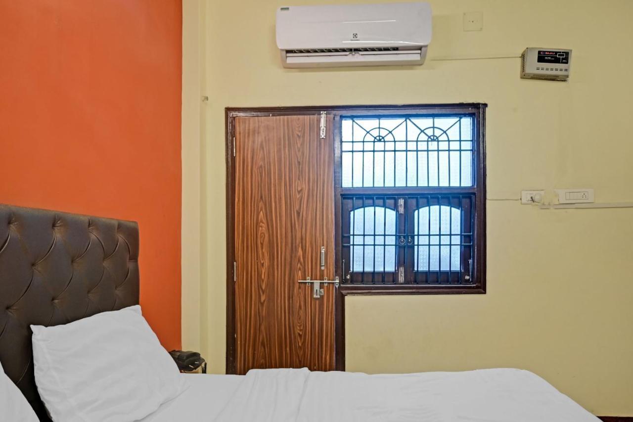 Oyo 7498 Hotel Aparajita バラナシ エクステリア 写真