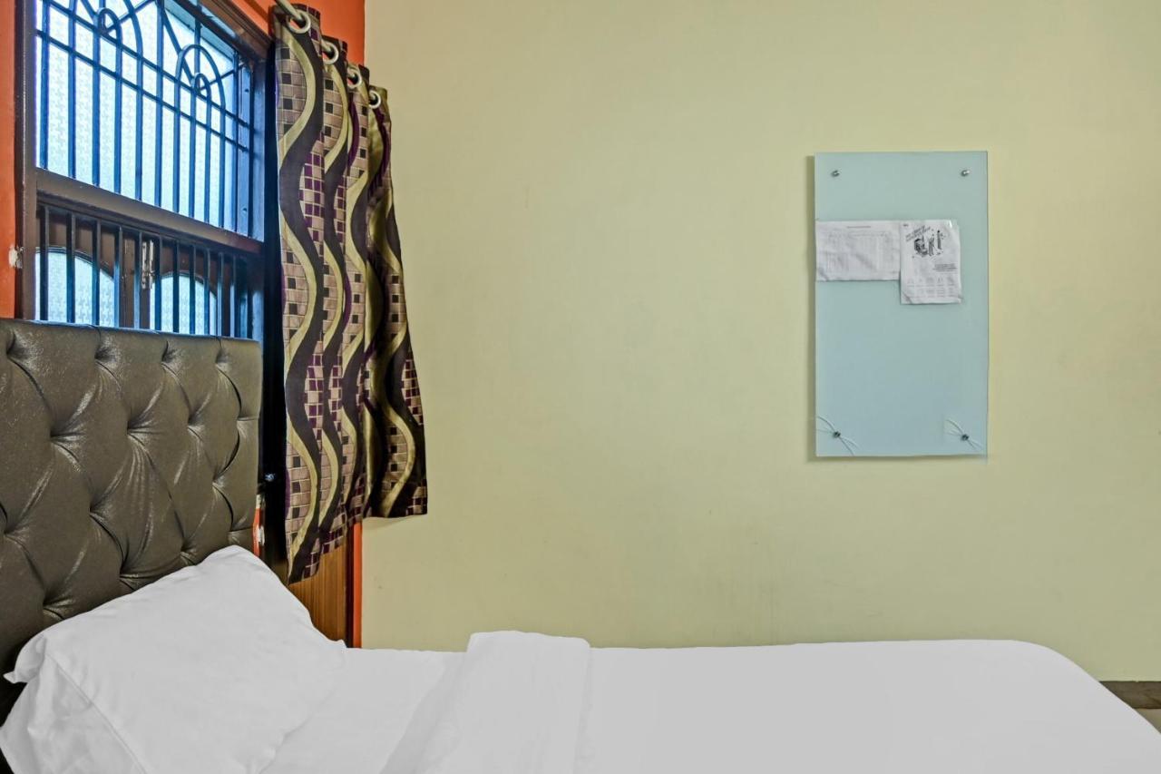 Oyo 7498 Hotel Aparajita バラナシ エクステリア 写真